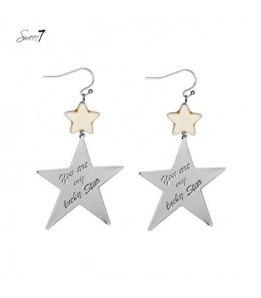 Zilverkleurige oorhangers met tekst " You are my Lucky Star "